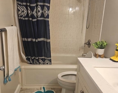 4415 Briarwood Court N - Photo Thumbnail 7