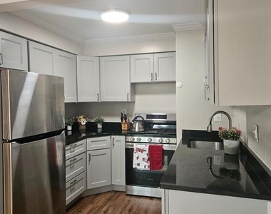 4415 Briarwood Court N - Photo Thumbnail 2