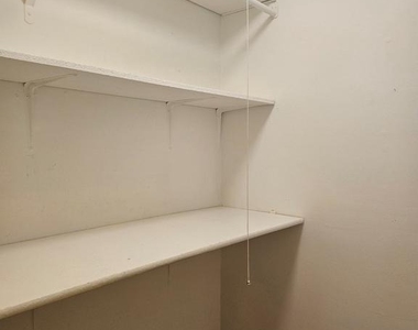 4415 Briarwood Court N - Photo Thumbnail 8