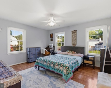 8715 Shadowlake Way - Photo Thumbnail 16