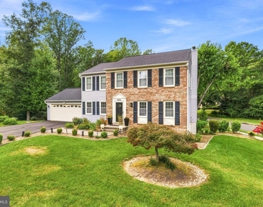 8715 Shadowlake Way - Photo Thumbnail 1