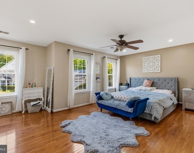 8715 Shadowlake Way - Photo Thumbnail 20
