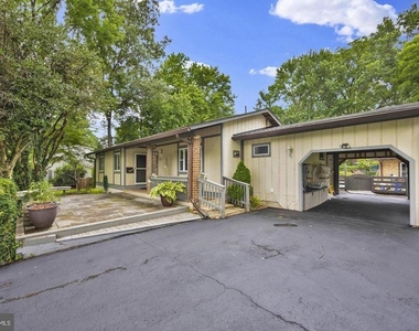 1002 Charlton Place - Photo Thumbnail 1