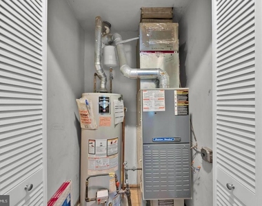 1002 Charlton Place - Photo Thumbnail 37