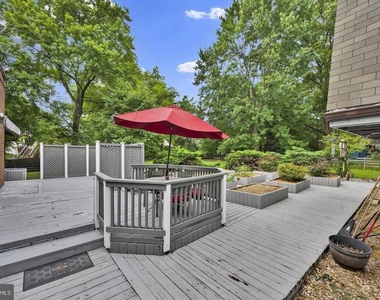 1002 Charlton Place - Photo Thumbnail 47