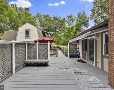 1002 Charlton Place - Photo Thumbnail 44