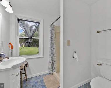 1002 Charlton Place - Photo Thumbnail 33