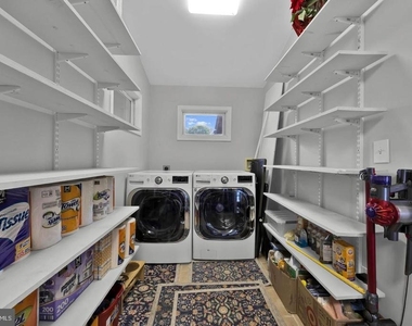 1002 Charlton Place - Photo Thumbnail 36