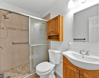 1002 Charlton Place - Photo Thumbnail 32