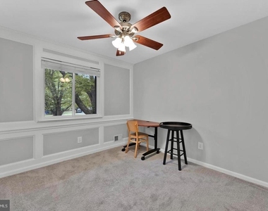 1002 Charlton Place - Photo Thumbnail 14