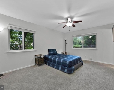 1002 Charlton Place - Photo Thumbnail 20