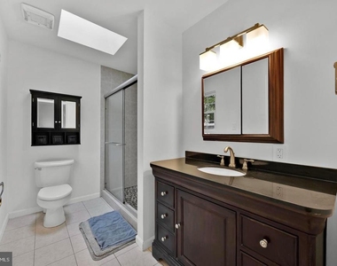 1002 Charlton Place - Photo Thumbnail 29