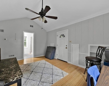1002 Charlton Place - Photo Thumbnail 27