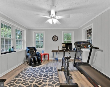 1002 Charlton Place - Photo Thumbnail 23