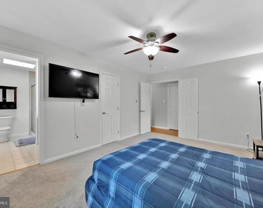 1002 Charlton Place - Photo Thumbnail 22
