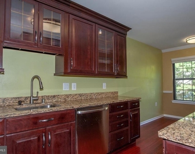 6158 Old Brentford Court - Photo Thumbnail 11