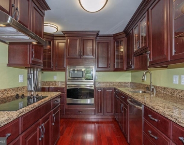 6158 Old Brentford Court - Photo Thumbnail 9