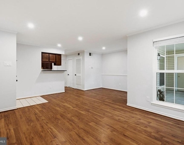 1521 Lincoln Way - Photo Thumbnail 5