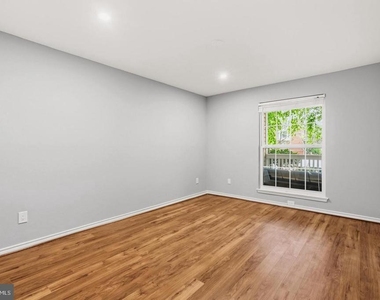 1521 Lincoln Way - Photo Thumbnail 8
