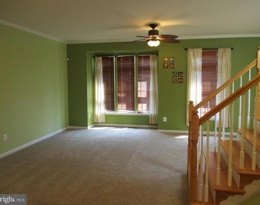 9102 Marie Court - Photo Thumbnail 7