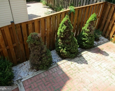 9102 Marie Court - Photo Thumbnail 14