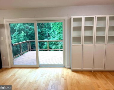 6062 Hollow Hill Lane - Photo Thumbnail 8