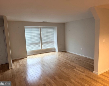 6062 Hollow Hill Lane - Photo Thumbnail 2