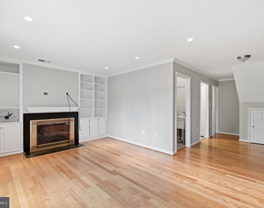 6924 Mclean Park Manor Court - Photo Thumbnail 18