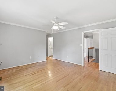 6924 Mclean Park Manor Court - Photo Thumbnail 15