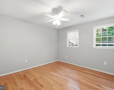 6924 Mclean Park Manor Court - Photo Thumbnail 6