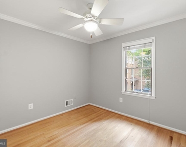 6924 Mclean Park Manor Court - Photo Thumbnail 8