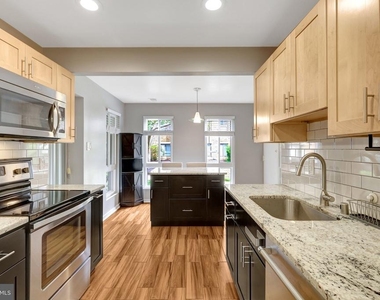551 Florida Avenue - Photo Thumbnail 1