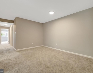 551 Florida Avenue - Photo Thumbnail 13