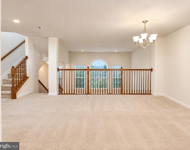 6076 Wicker Lane - Photo Thumbnail 3