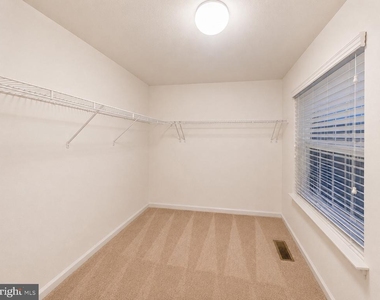 6076 Wicker Lane - Photo Thumbnail 12