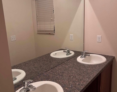 1841 Wexford Circle - Photo Thumbnail 14