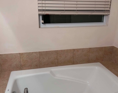 1841 Wexford Circle - Photo Thumbnail 6