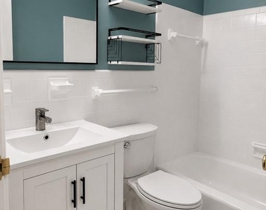 6621 E Wakefield Drive - Photo Thumbnail 4