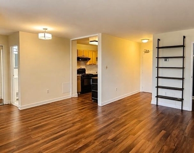 6621 E Wakefield Drive - Photo Thumbnail 1