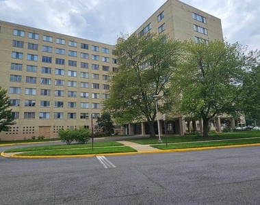 6621 E Wakefield Drive - Photo Thumbnail 6