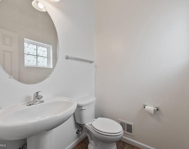 106 Splendor Garden Way - Photo Thumbnail 18