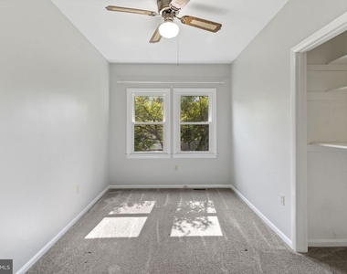 4023 Poplar - Photo Thumbnail 23