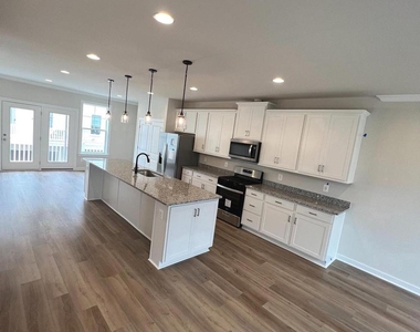 217 Willis St - Photo Thumbnail 5