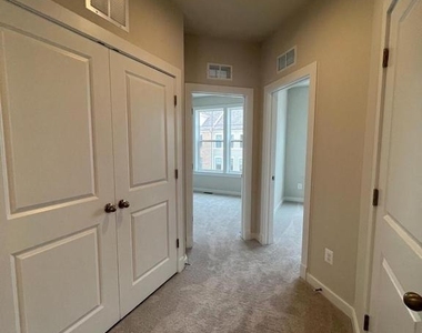 217 Willis St - Photo Thumbnail 17