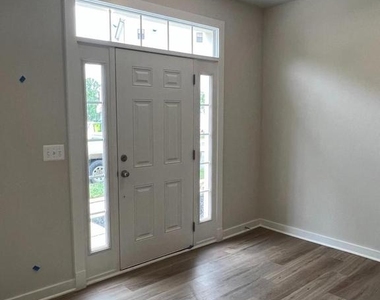217 Willis St - Photo Thumbnail 1
