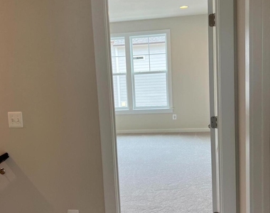 217 Willis St - Photo Thumbnail 7