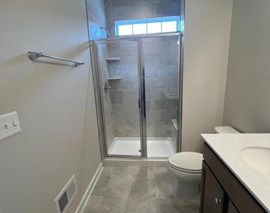 217 Willis St - Photo Thumbnail 11