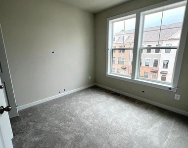 217 Willis St - Photo Thumbnail 18
