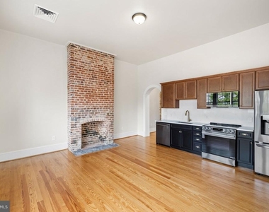 901 Caroline Street - Photo Thumbnail 4