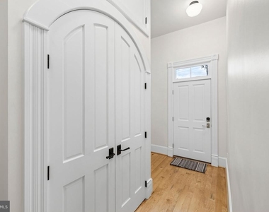 901 Caroline Street - Photo Thumbnail 12